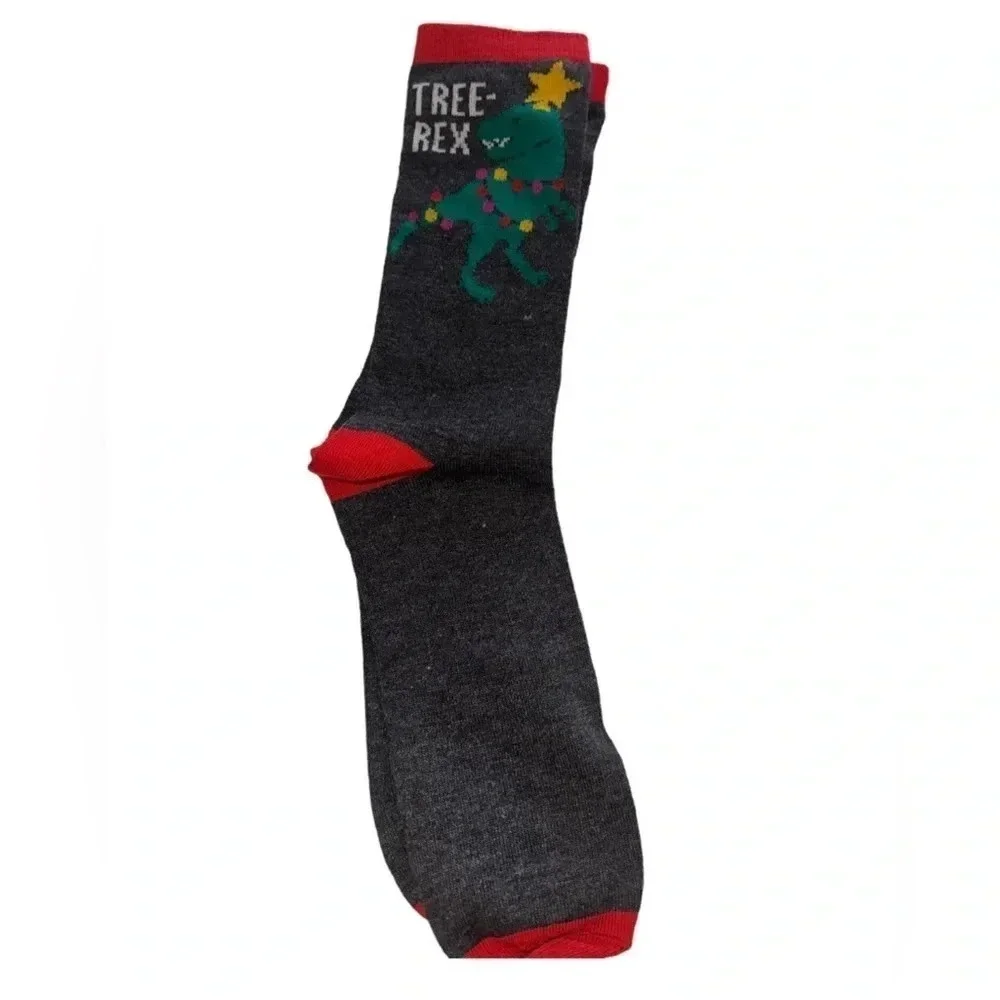 🆕 Men and Women’s Christmas socks bundle. See description of items below.